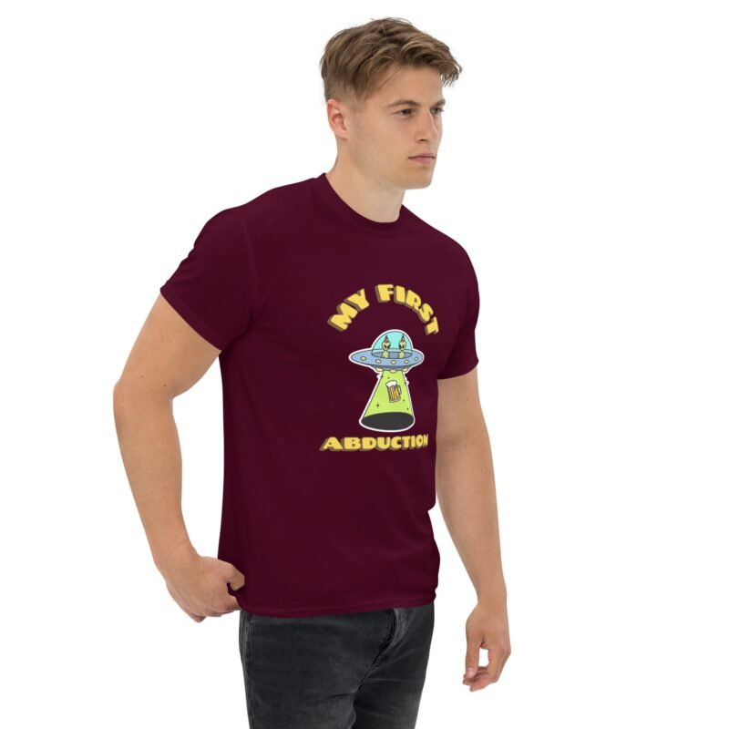 UFO T-Shirt: My First Abduction with Beer Print - Unisex classic tee - Imagen 7
